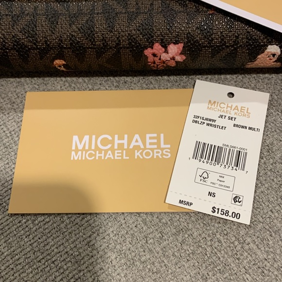 Michael Kors jet set wristlet NWOT